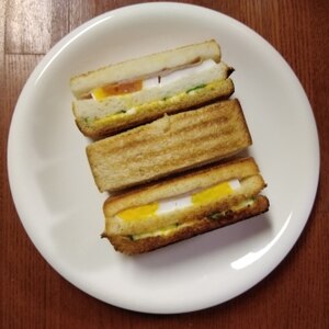 ハム＆卵のホットサンドイッチ